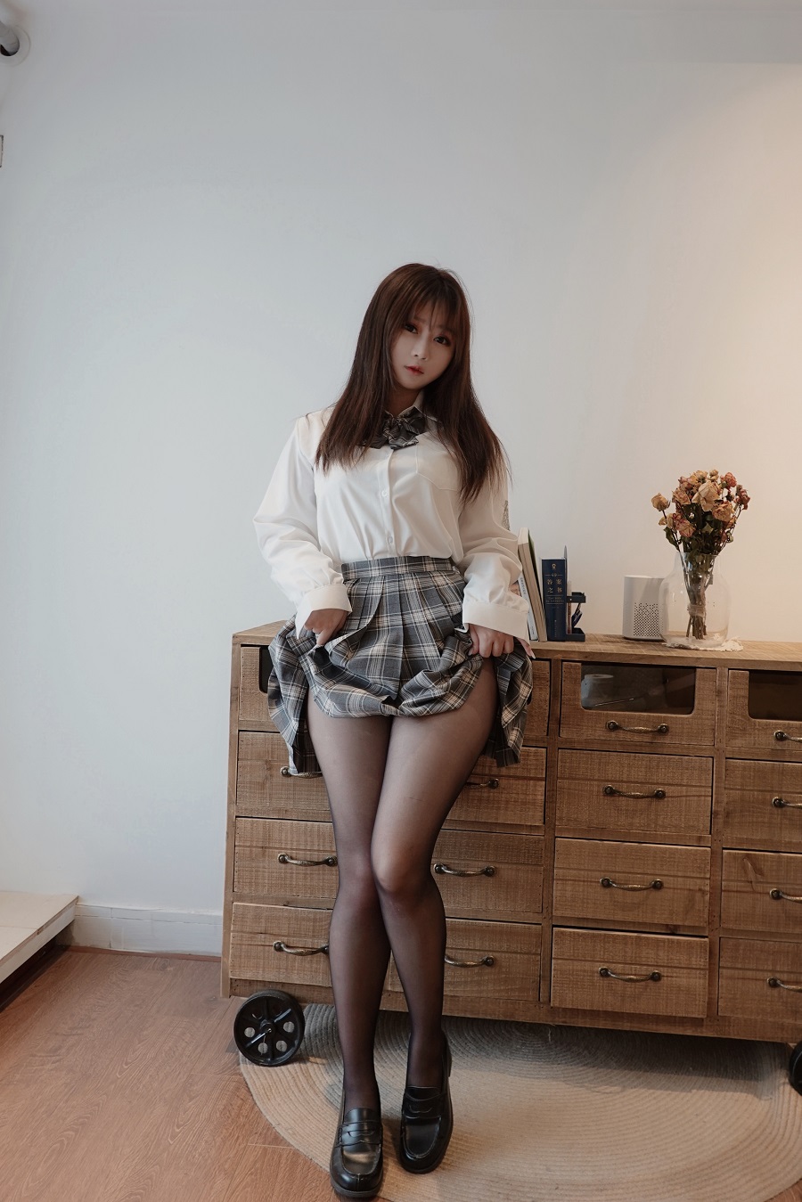 是依酱吖-JK制服[16P] 小姐姐 预览1图