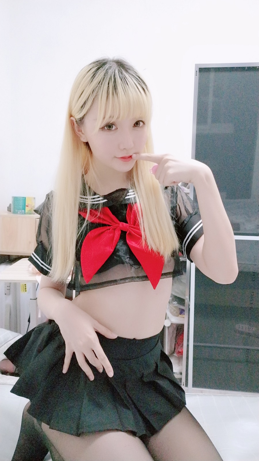 星之迟迟-定制16-黑制服[68P+3V] 小姐姐 预览1图